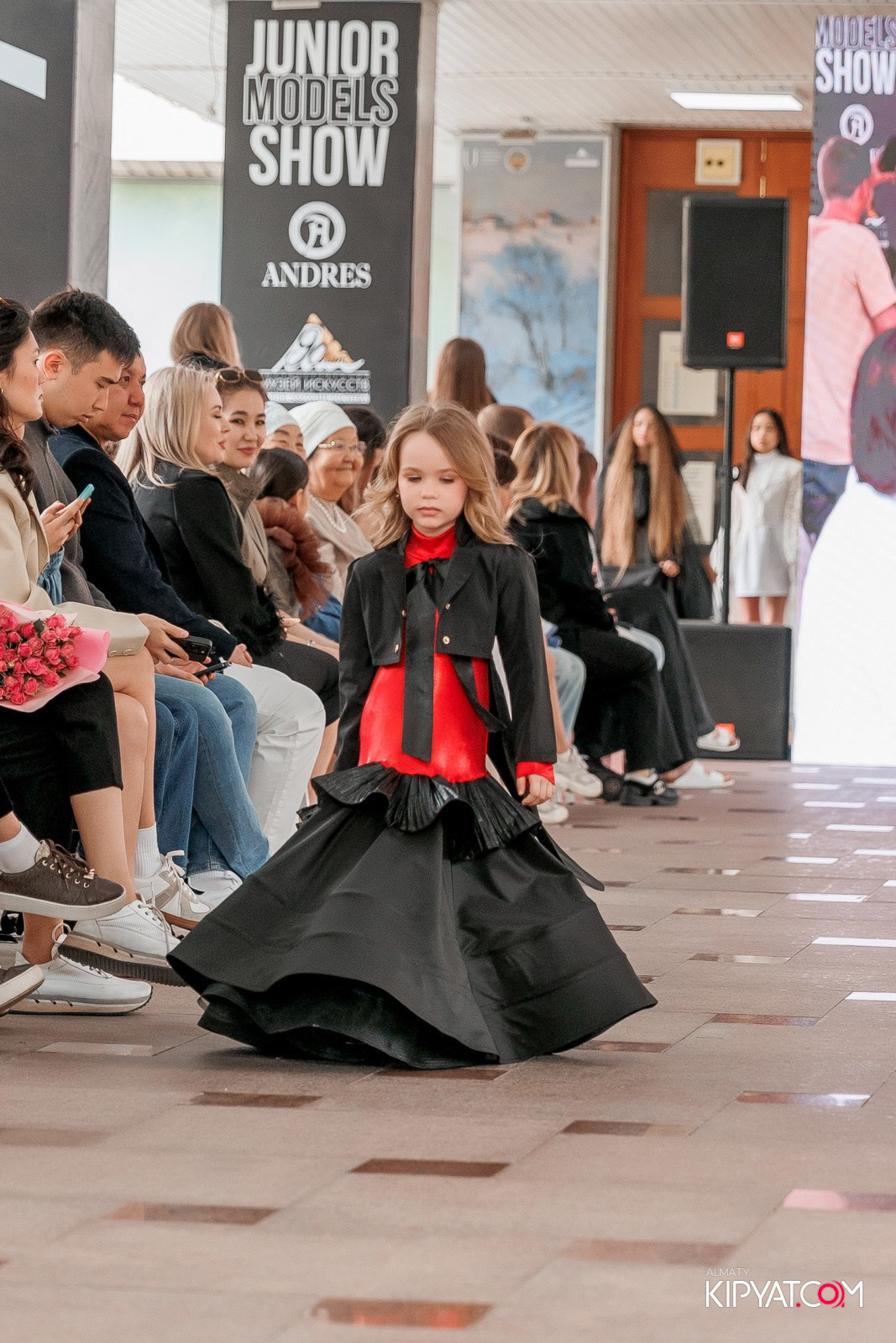 JUNIOR FASHION SHOW. КИПЯТКОМ АЛМАТЫ!