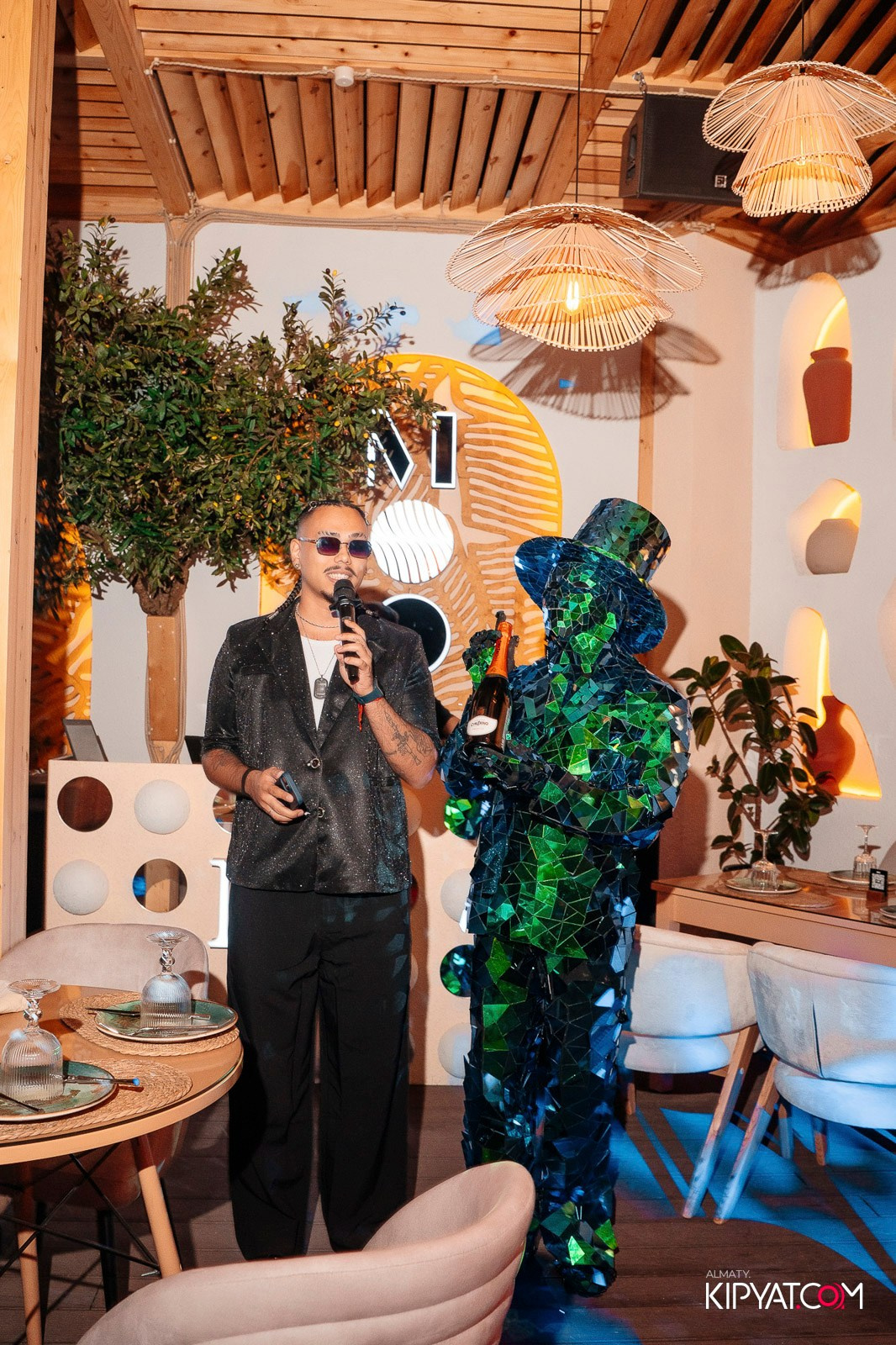 MOOD KARAOKE & TERRACE. КИПЯТКОМ АЛМАТЫ!