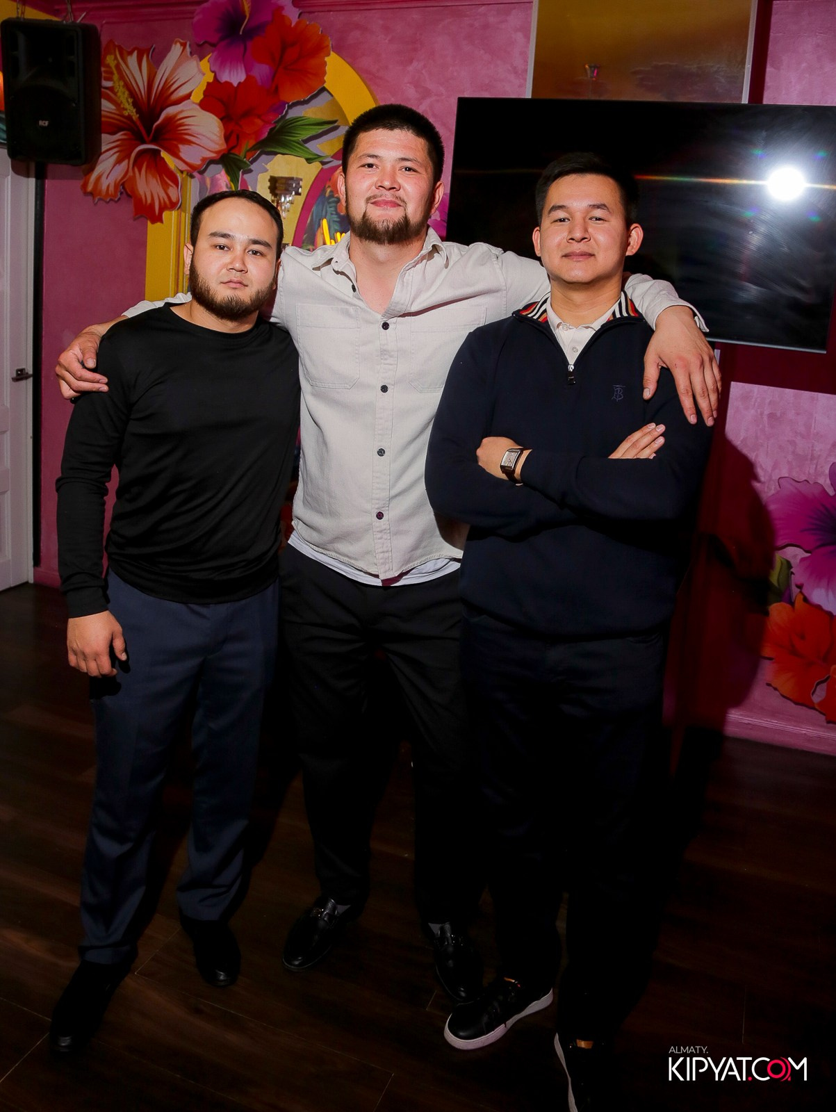 УХО И МЕДВЕДЬ НА САИНА. КИПЯТКОМ АЛМАТЫ!