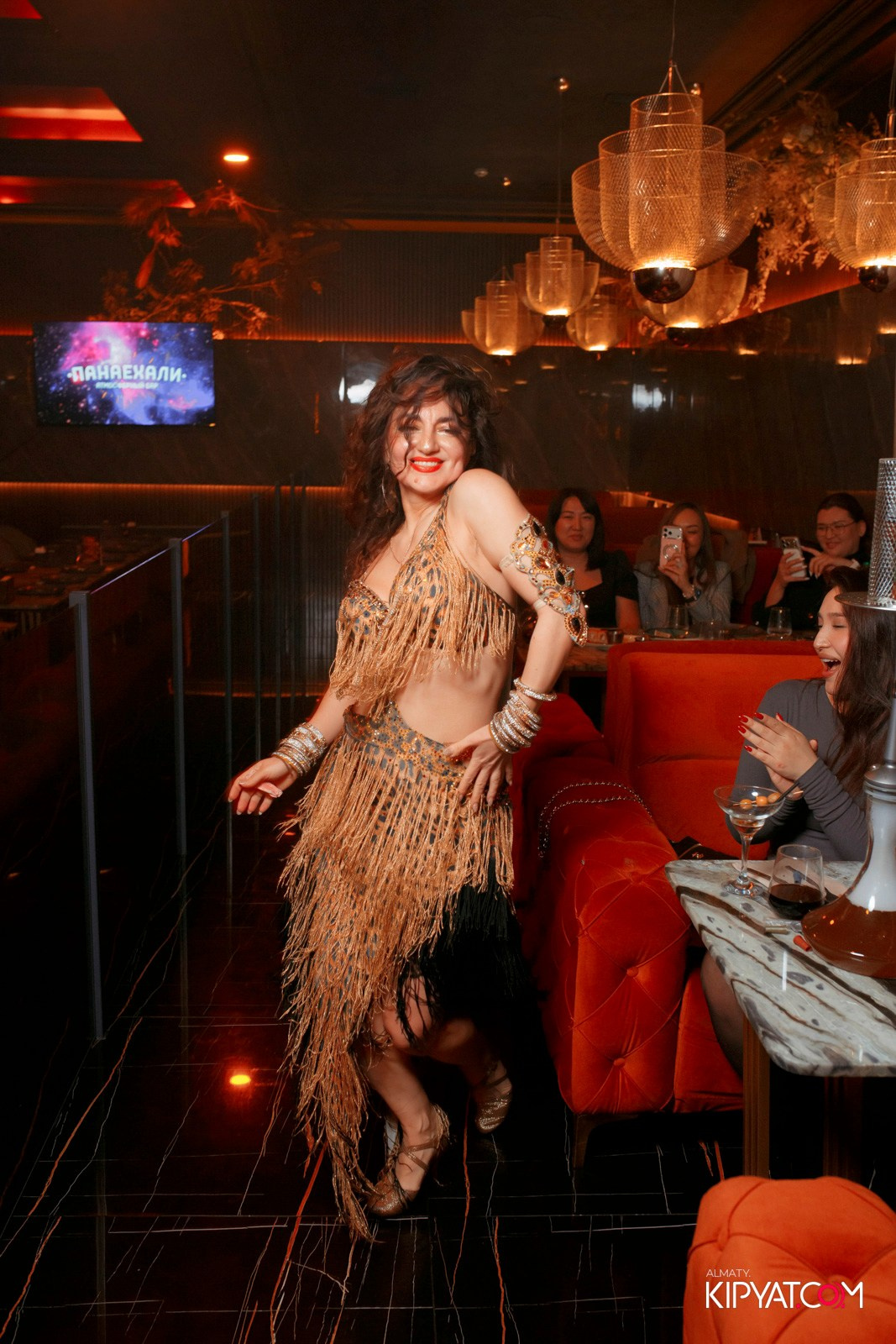 БАР ПАНАЕХАЛИ НА ДОСТЫК. КИПЯТКОМ АЛМАТЫ! Фотосъемка мероприятий в Алматы