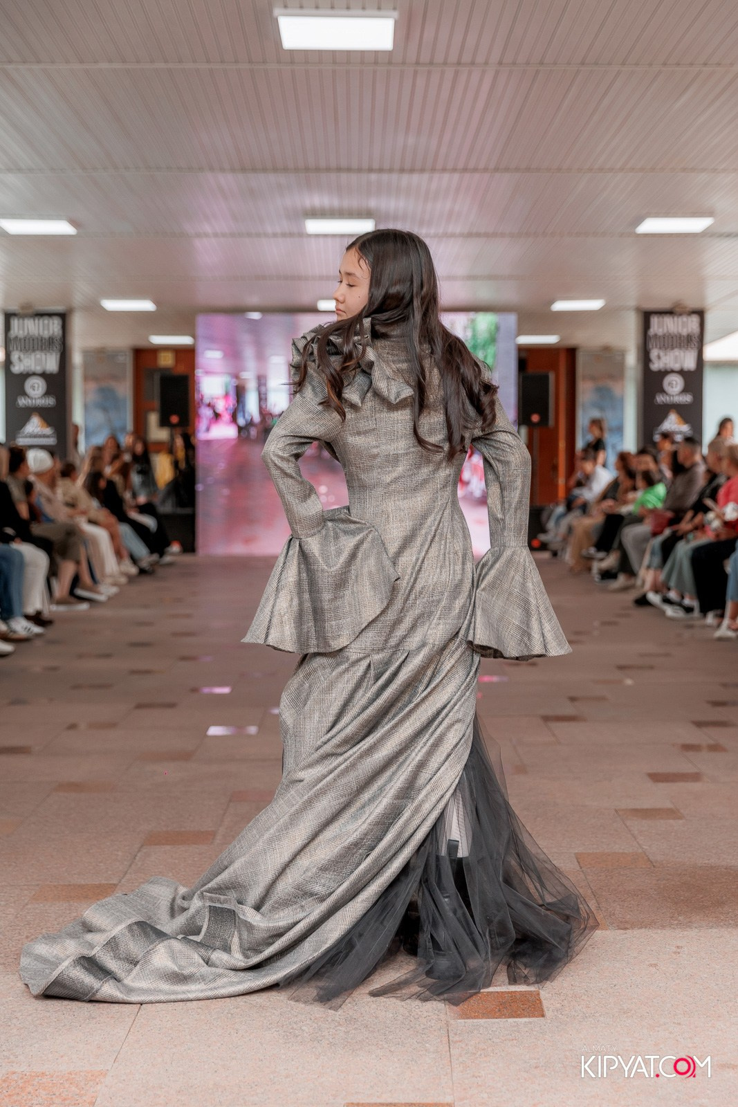 JUNIOR FASHION SHOW. КИПЯТКОМ АЛМАТЫ!