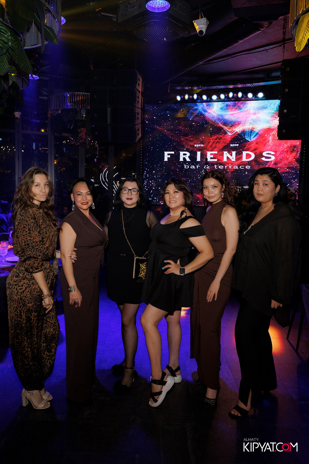 FRIENDS BAR & TERRACE. КИПЯТКОМ АЛМАТЫ! Фотосъемка мероприятий в Алматы