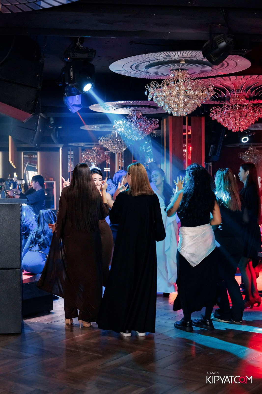 ЗАЯ, НА БИС. КИПЯТКОМ АЛМАТЫ!