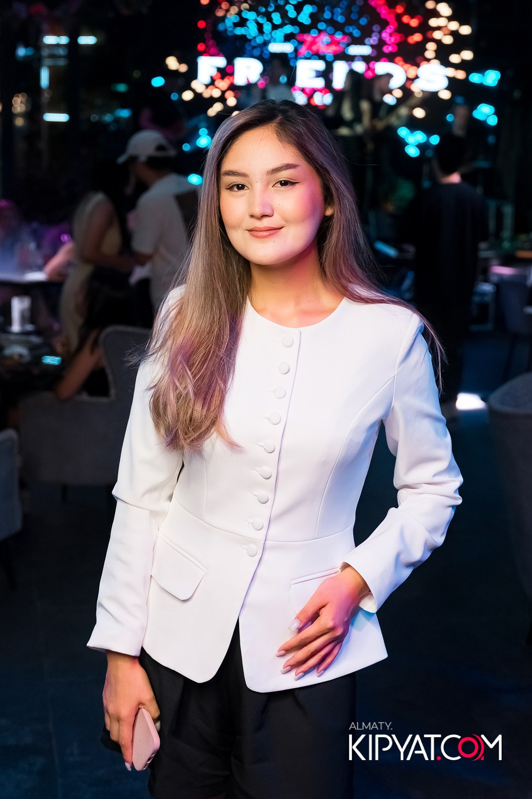 FRIENDS BAR & TERRACE. КИПЯТКОМ АЛМАТЫ!