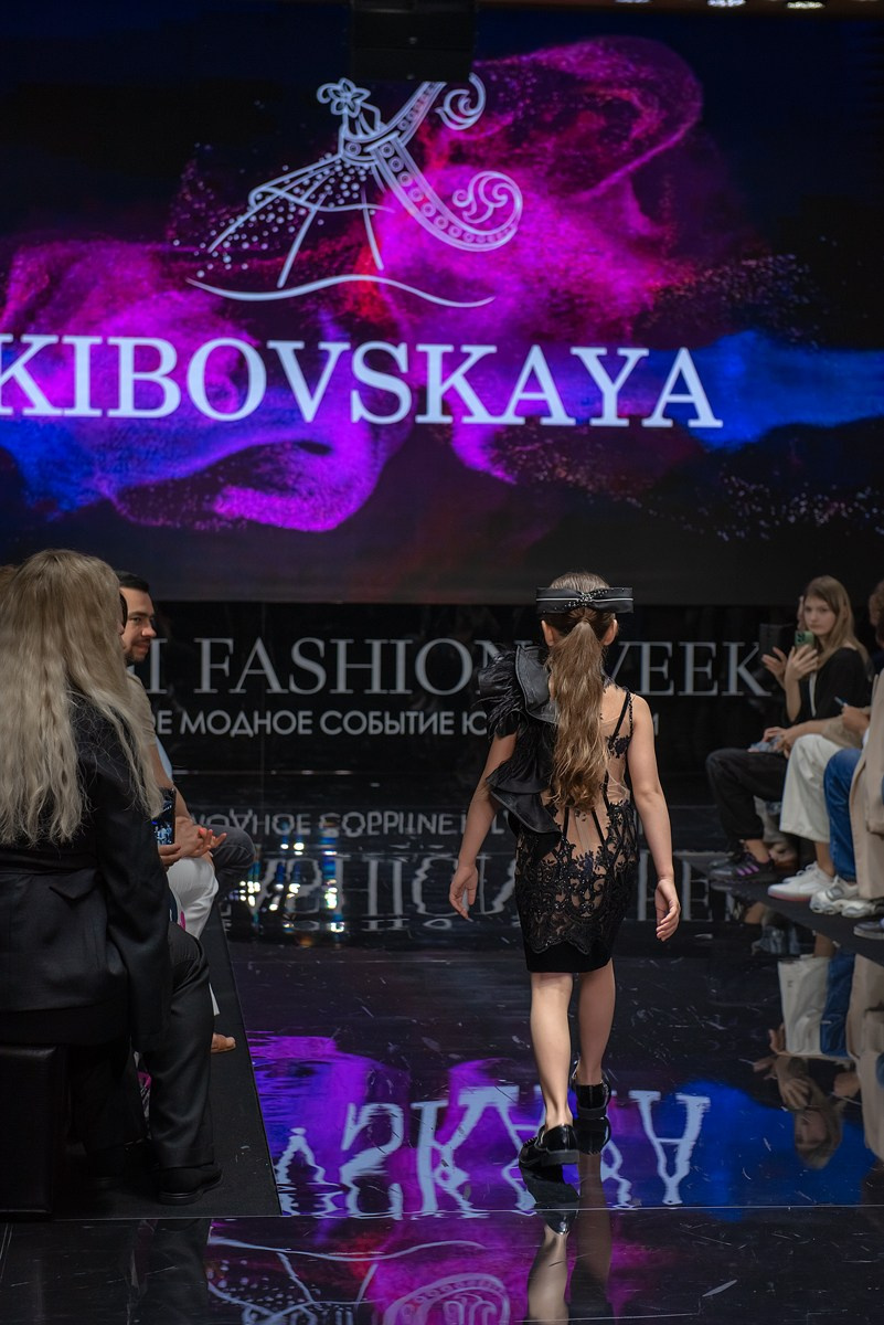 SochiFashionWeek2024 дизайнер Кибовская. Семейный и коммерческий фотограф в Сочи Александр Бодунов