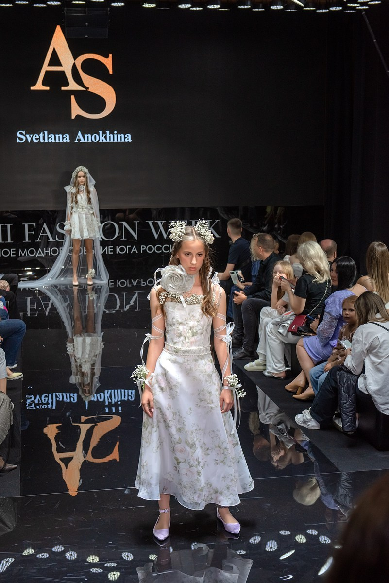 SochiFashionWeek2024 дизайнер Анохина. Семейный и коммерческий фотограф в Сочи Александр Бодунов
