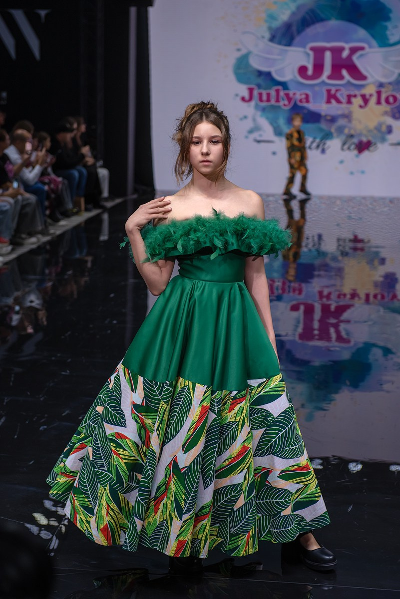SochiFashionWeek2024 дизайнер Юлия Крылова. Семейный и коммерческий фотограф в Сочи Александр Бодунов