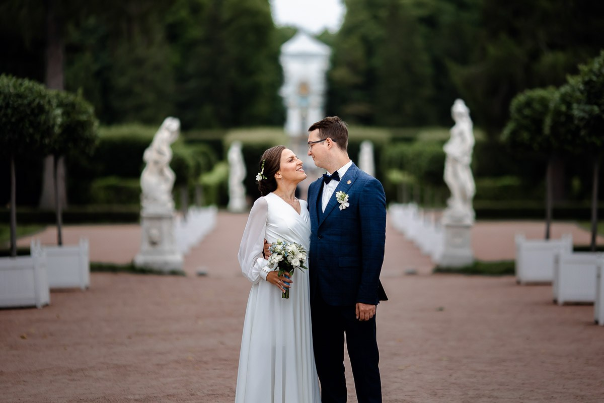 Жених и невеста. Екатерининский парк в Пушкине.