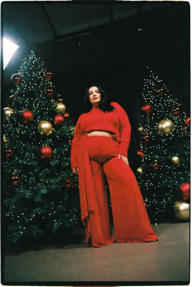 Плюс сайз в красном