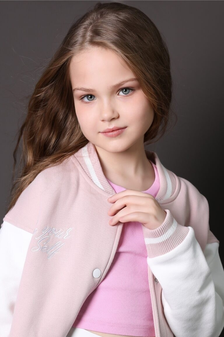 Анна Евдокимова. Съёмка одежды для маркетплейсов и брендов Morozova Production