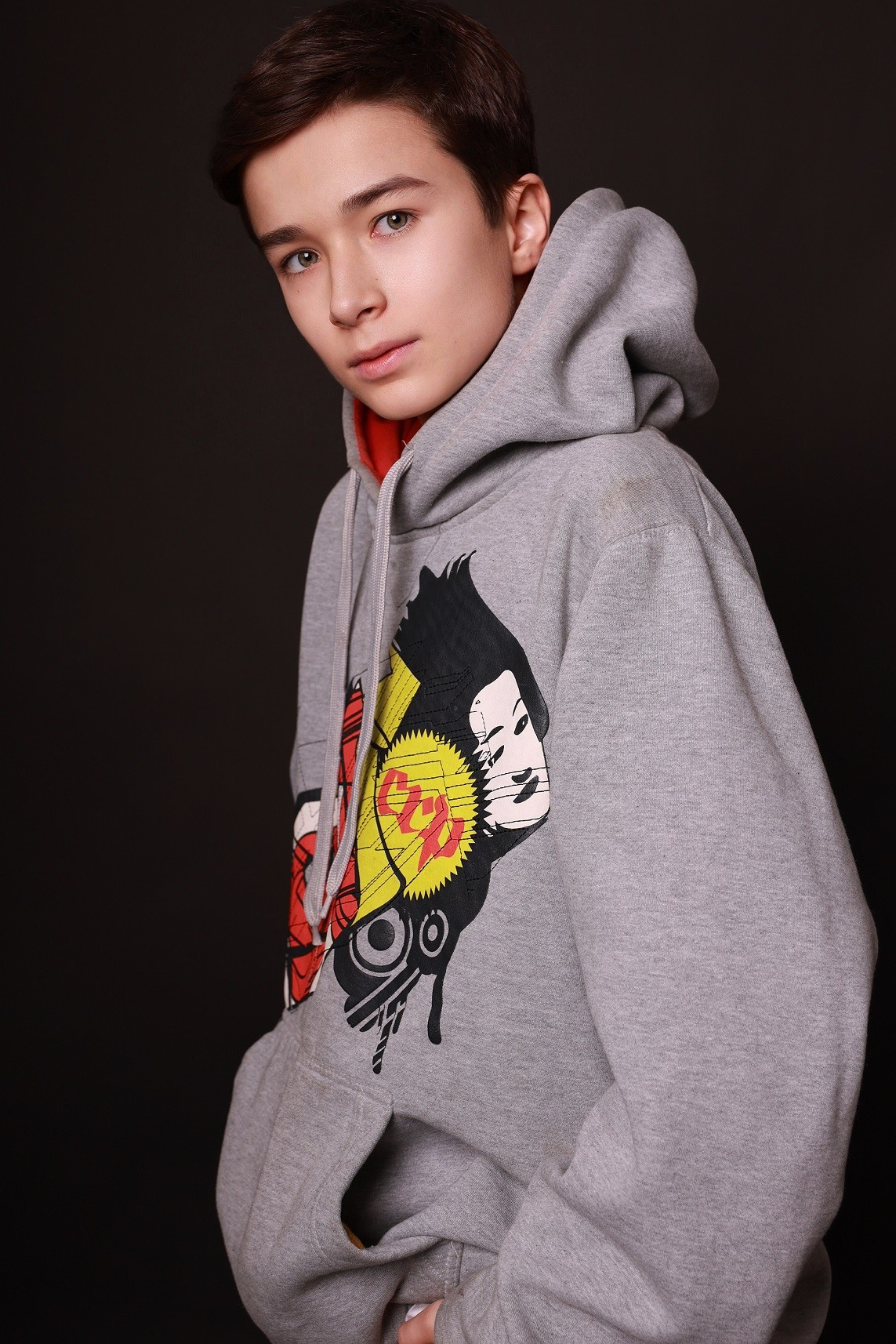 Суматохин Егор. Съёмка одежды для маркетплейсов и брендов Morozova Production