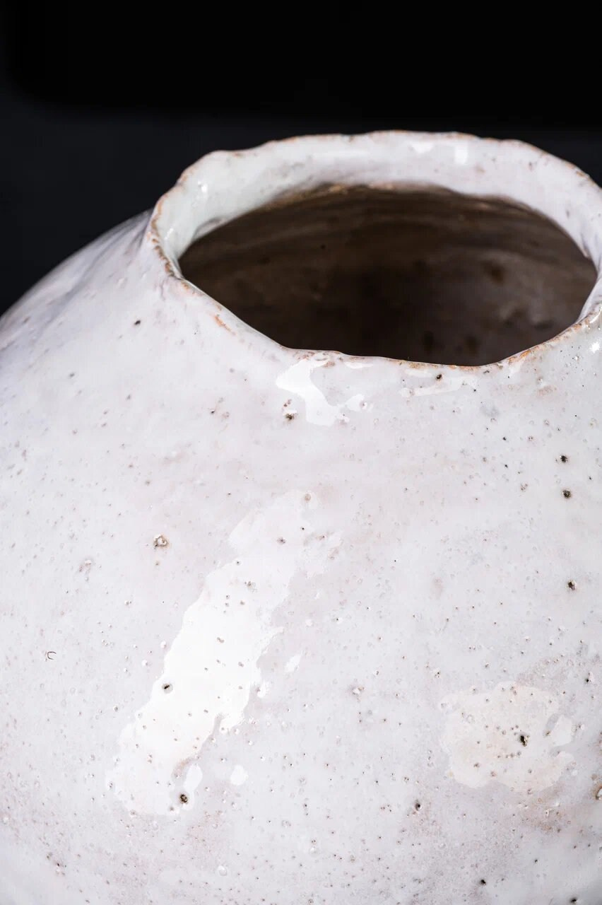 Белый сосуд. Арт-керамика Катерины Жизневской