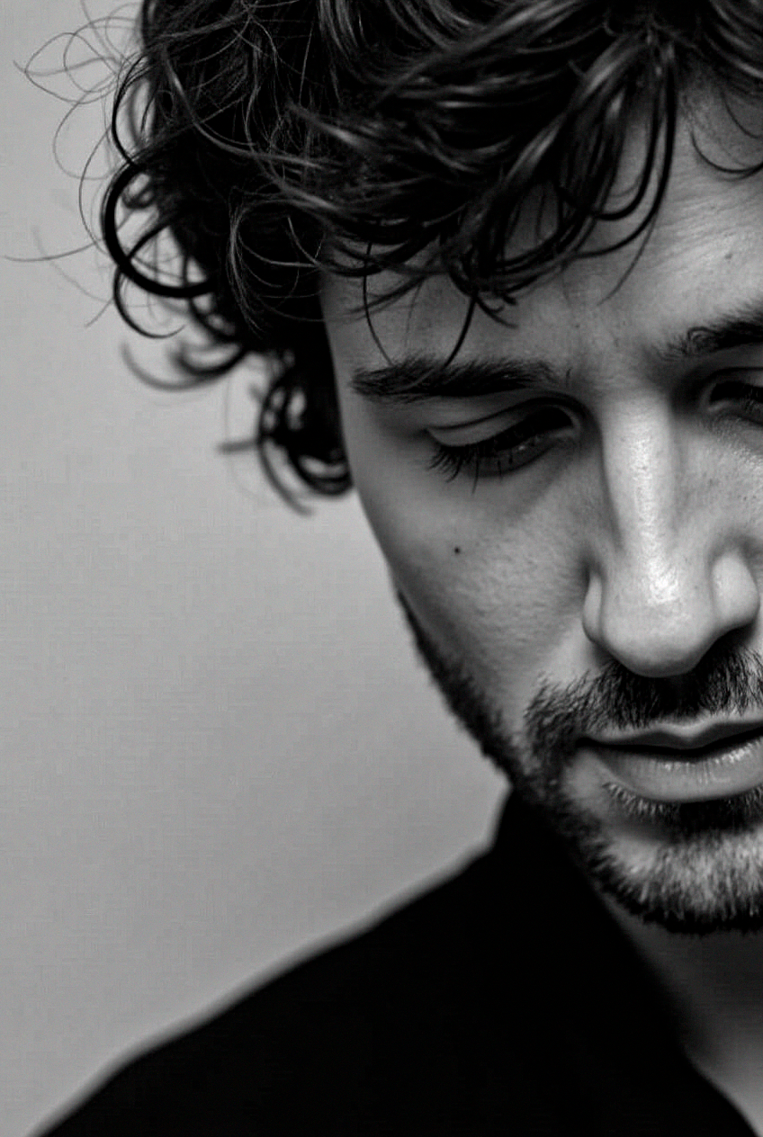 Подборка рандомных AI-фото клиентов. Фотосессии с помощью нейросетей от профессиональных фотографов и стилистов | Проект «AI-Photographer»