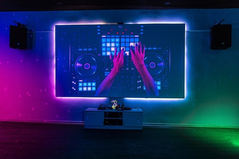 Диско. Аренда лофта в СПб для мероприятий