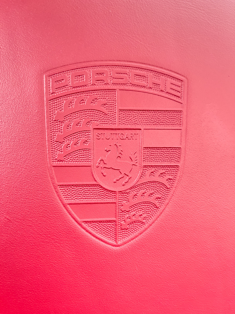 Porsche (auto.ru)