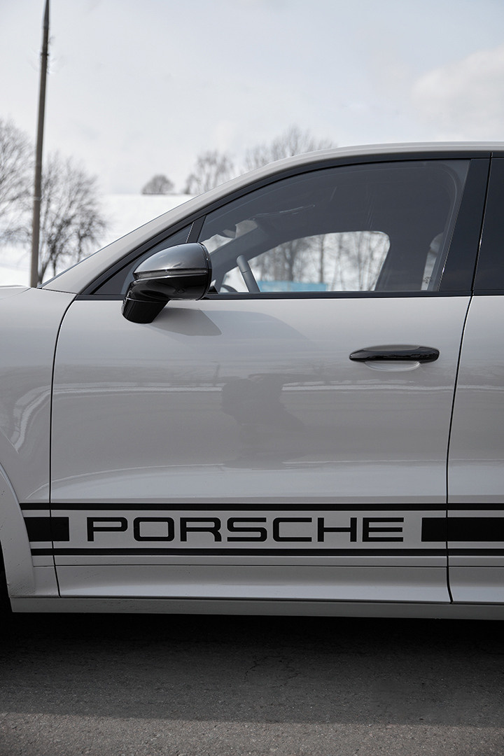 Porsche (auto.ru)