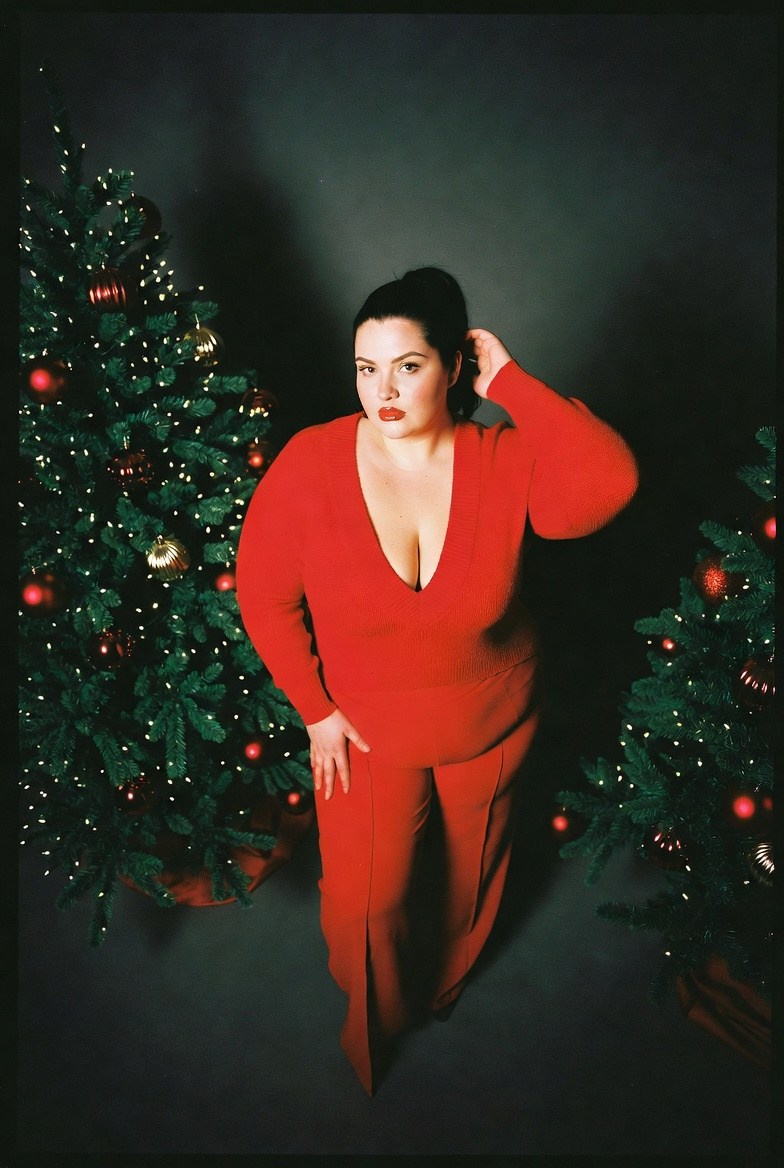 Плюс сайз в красном