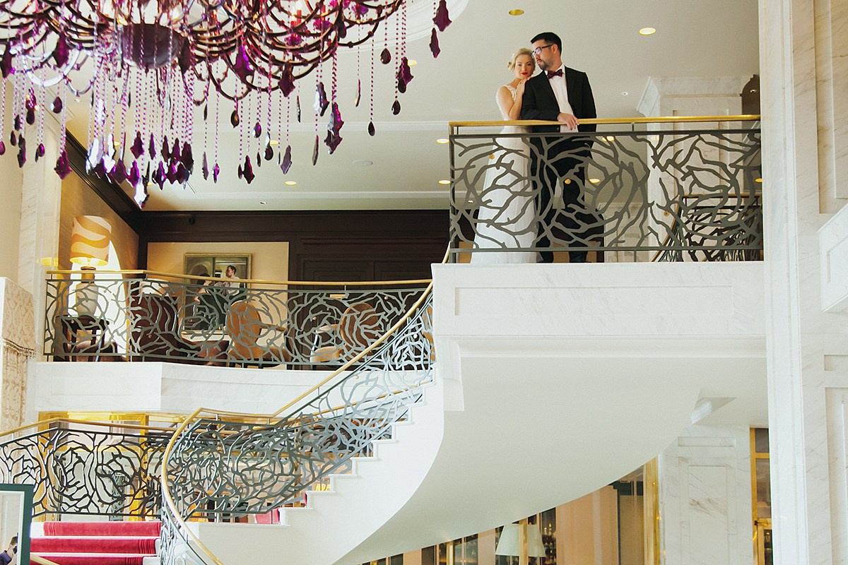 Москва. Свадебная романтическая прогулка Лены и Эндрю. Фотограф крещение венчание в Петербурге! Помогает подобрать храм и посоветовал душевного батюшку в СПб