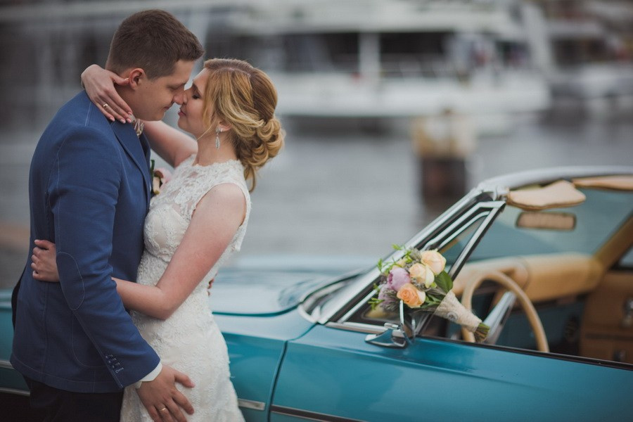 Свадебная прогулка по Санкт-Петербургу. Фотограф крещение венчание в Петербурге! Помогает подобрать храм и посоветовал душевного батюшку в СПб
