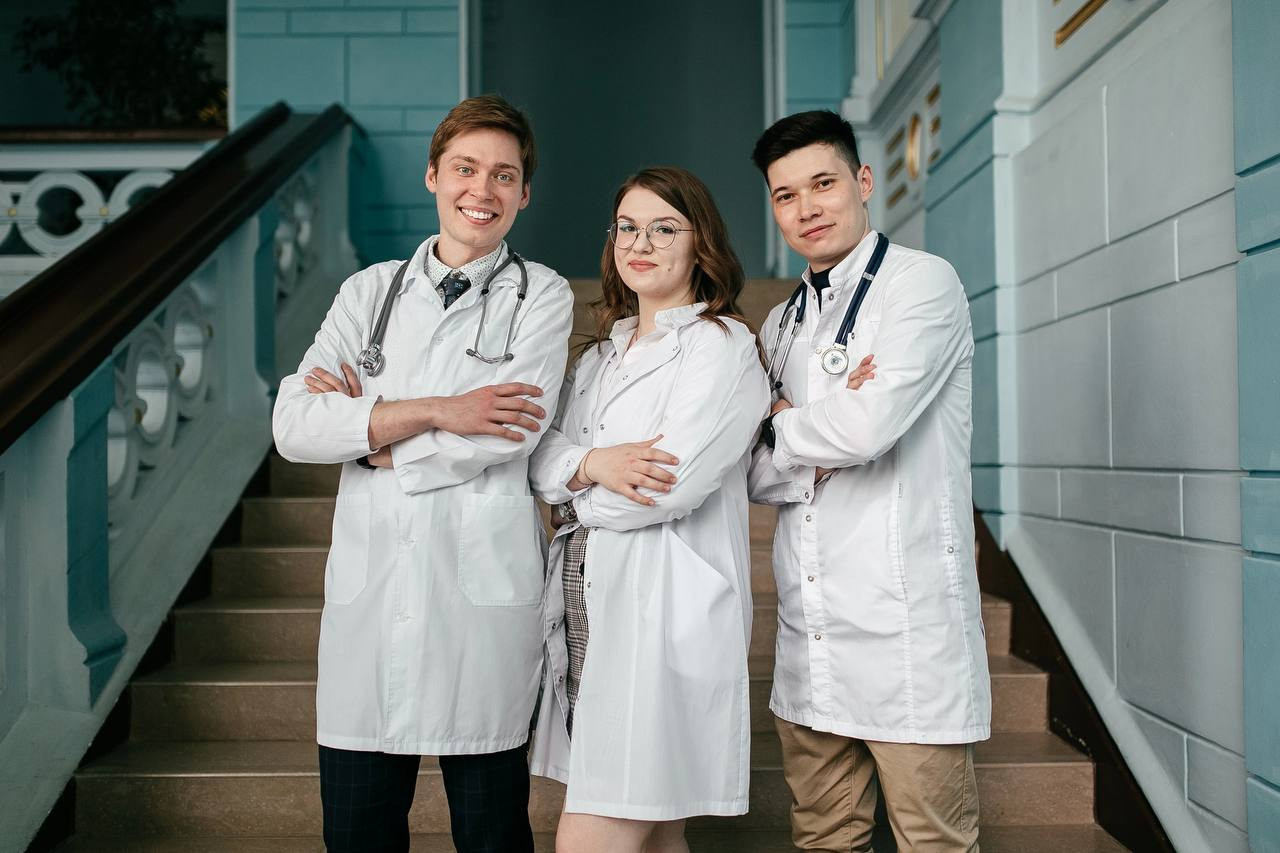 Выпускные альбомы Axioma для студентов. AXIOMA │ Выпускные альбомы в Иркуске. Альбом в подарок! Закажи сейчас!