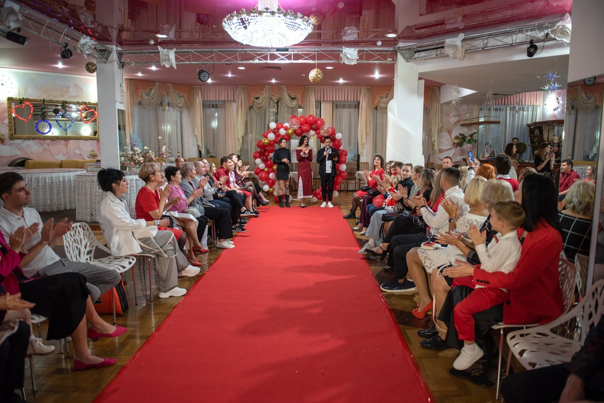 Выпускной в детской школе моделей HAPPYkids 2024. Семейный и коммерческий фотограф в Сочи Александр Бодунов