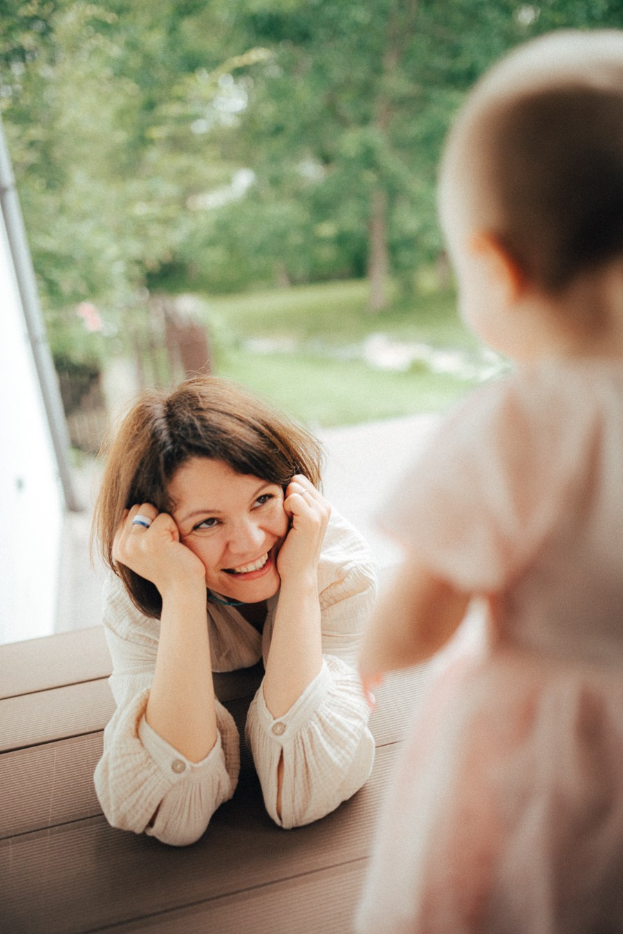 Коля, Ксюша, Саша, Андрей, Кира и бабушки | на даче