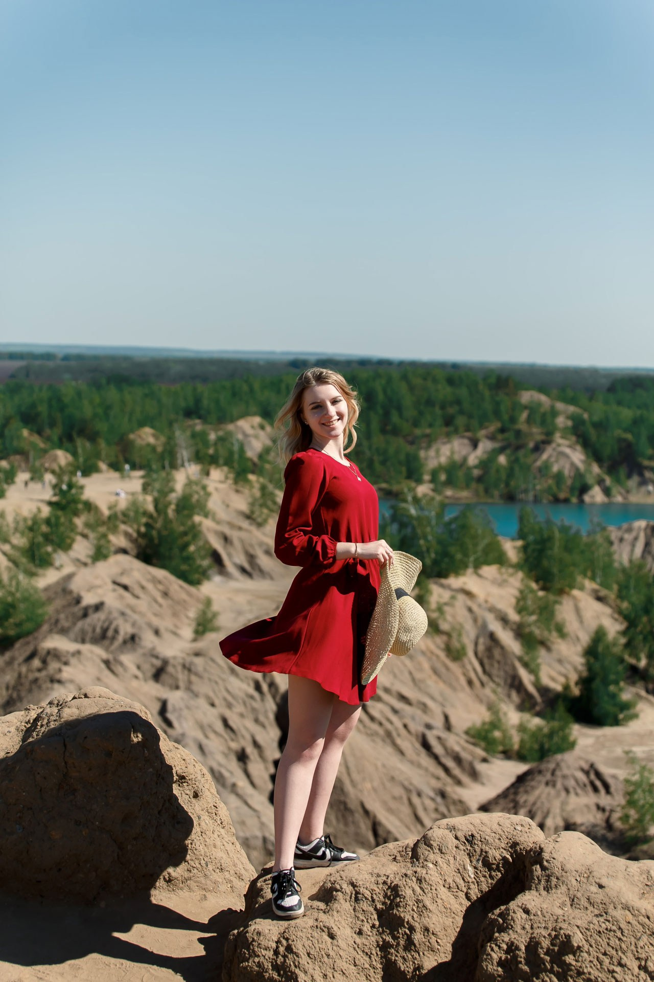 Летняя портретная фотосессия красивой девушки. Фотограф в Липецке, Ельце, Воронеже, Москве. Местоположение Кондуки или как их еще называют Романцевские горы