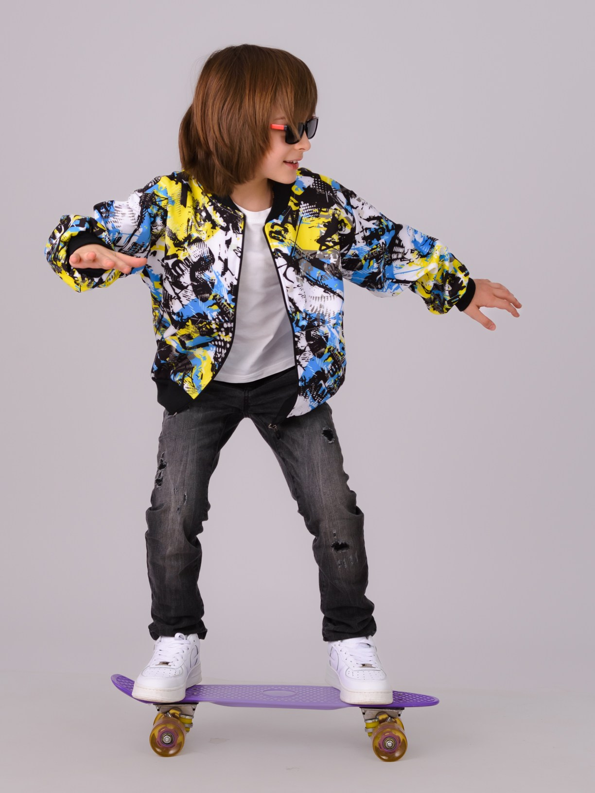 Детская фотосъемка для каталогов одежды и рекламы. Gramy-studio: фото, видео, инфографика и 3D визуализация для маркетплейсов