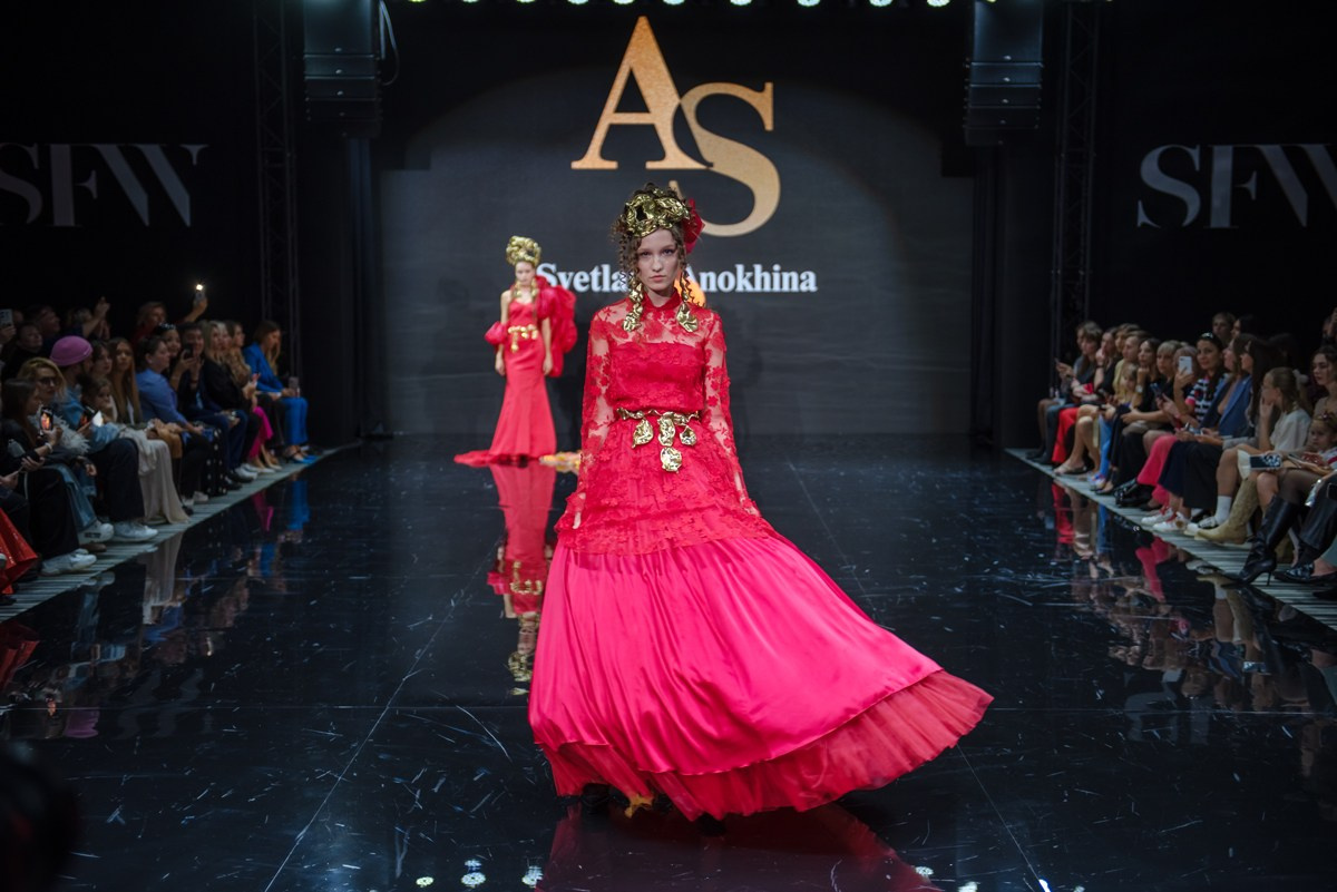 SochiFashionWeek2024 дизайнер Анохина Светлана. Семейный и коммерческий фотограф в Сочи Александр Бодунов