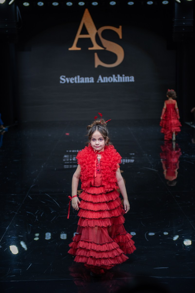 SochiFashionWeek2024 дизайнер Анохина Светлана. Семейный и коммерческий фотограф в Сочи Александр Бодунов