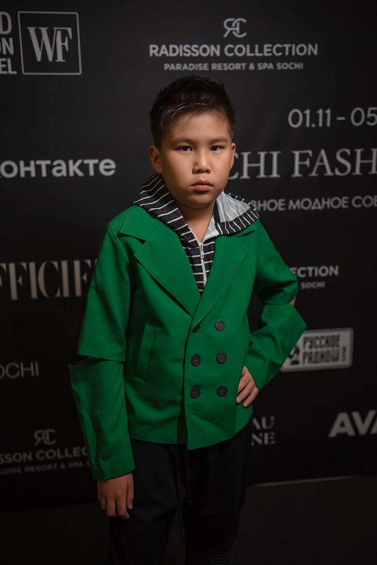 SochiFashionWeek2024 дизайнер Анохина Светлана. Семейный и коммерческий фотограф в Сочи Александр Бодунов