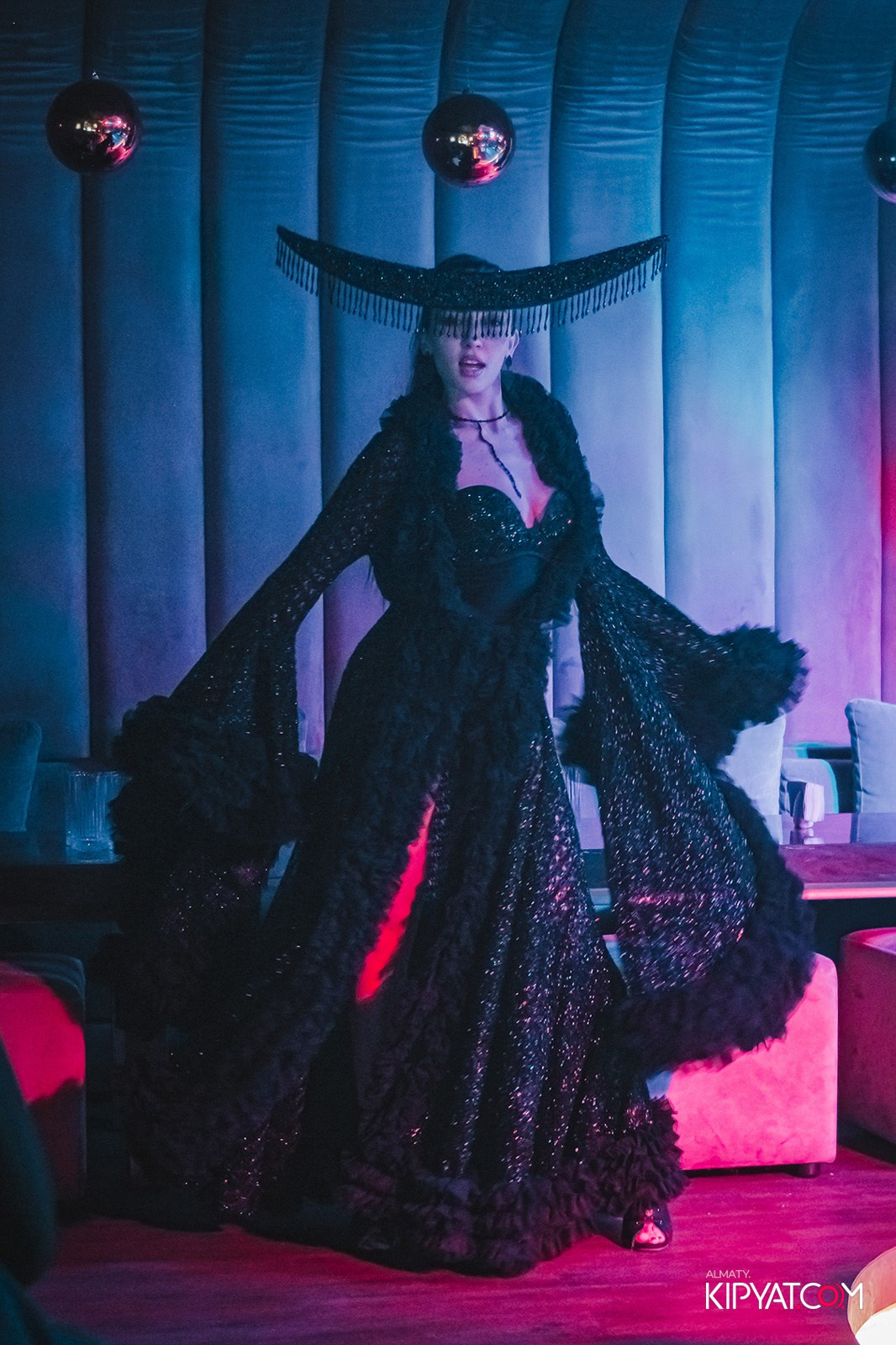 LAUREATE GRANDE CAFE. КИПЯТКОМ АЛМАТЫ!