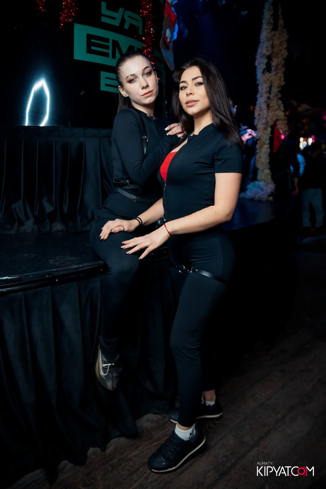 UYAT EMES BAR. КИПЯТКОМ АЛМАТЫ!