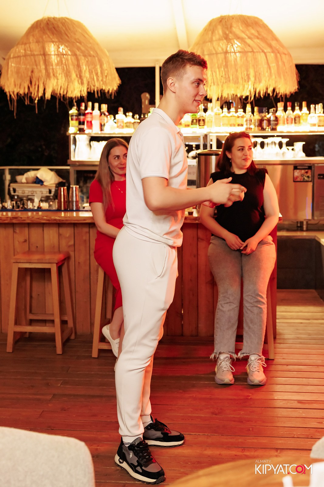 ŚANTI SUMMER TERRACE. КИПЯТКОМ АЛМАТЫ!