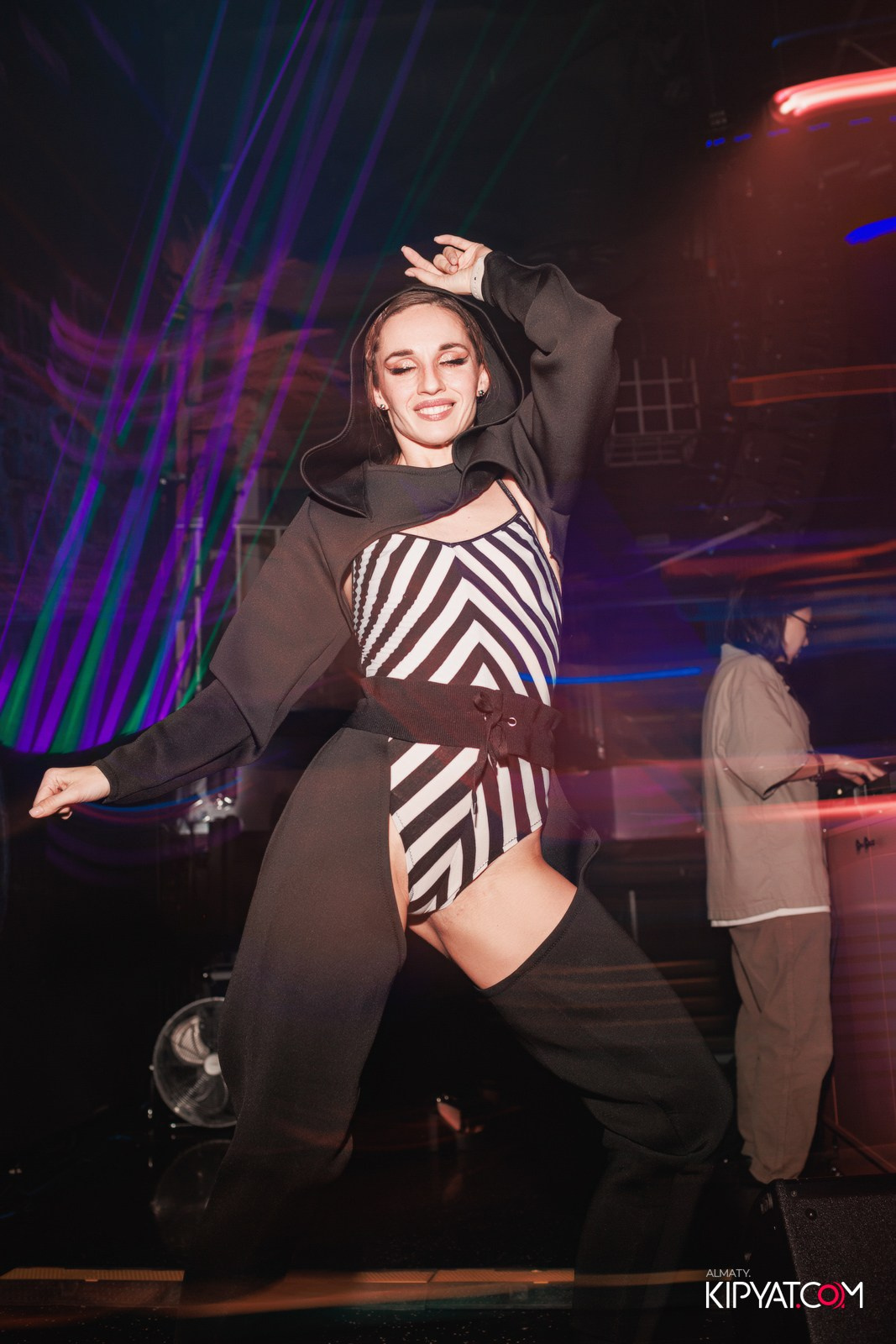 SANTA RAVE В НОЧНОМ КЛУБЕ SANTA BARBARA. КИПЯТКОМ АЛМАТЫ!