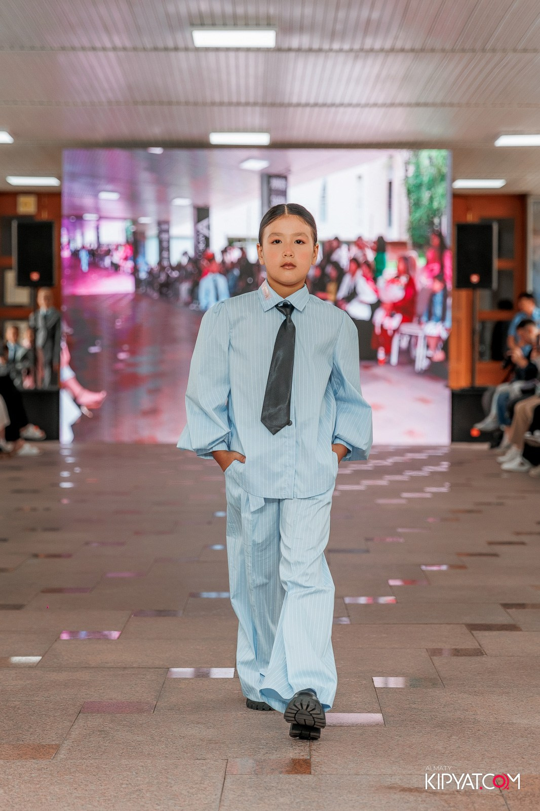JUNIOR FASHION SHOW. КИПЯТКОМ АЛМАТЫ!