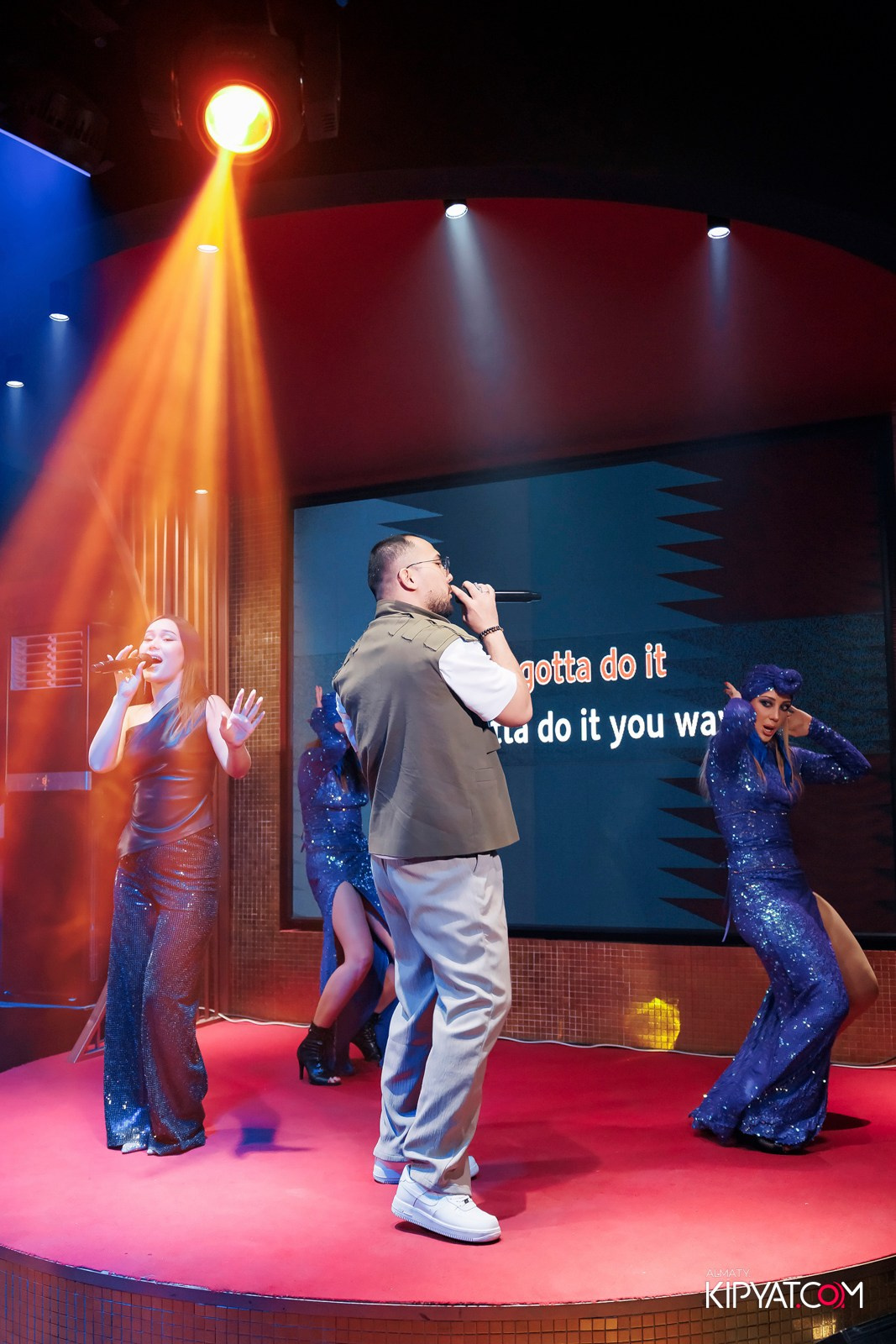 ЗАЯ, НА БИС. КИПЯТКОМ АЛМАТЫ!