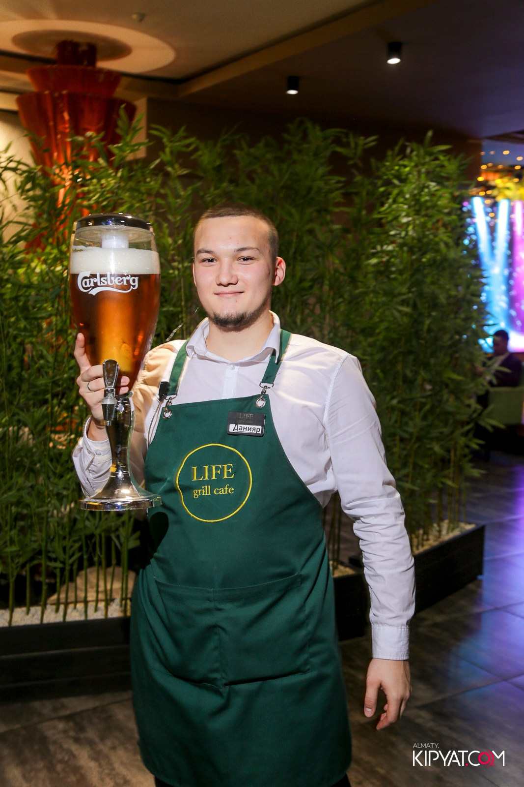 LIFE GRILL CAFE. КИПЯТКОМ АЛМАТЫ!