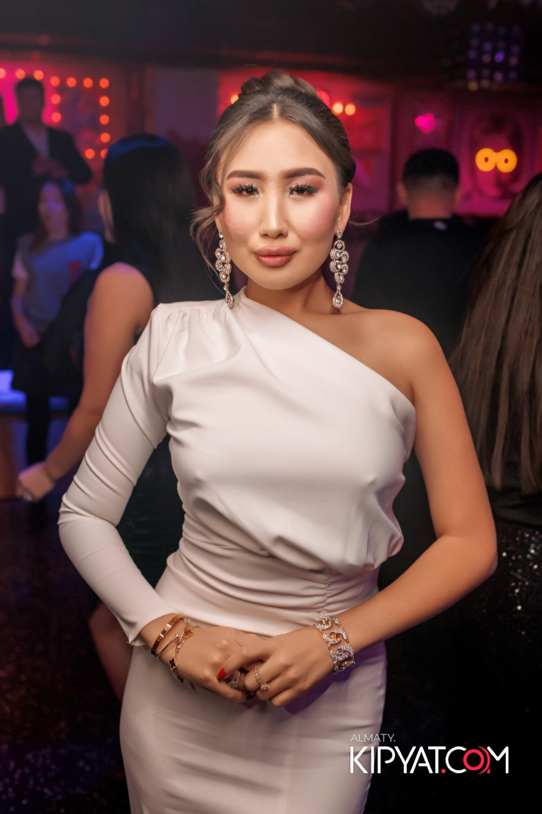 SANTA BARBARA — ПИТ ДЖЕЙСОН (ГР. ПРЕМЬЕР-МИНИСТР) И ИЛЬЯ ЗУДИН (ГР. ДИНАМИТ) НА ПРЕДНОВОГОДНЕЙ ВЕЧЕРИНКЕ. КИПЯТКОМ АЛМАТЫ!