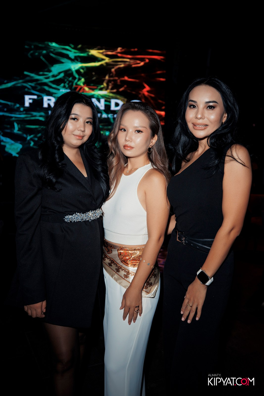 FRIENDS BAR & TERRACE. КИПЯТКОМ АЛМАТЫ!