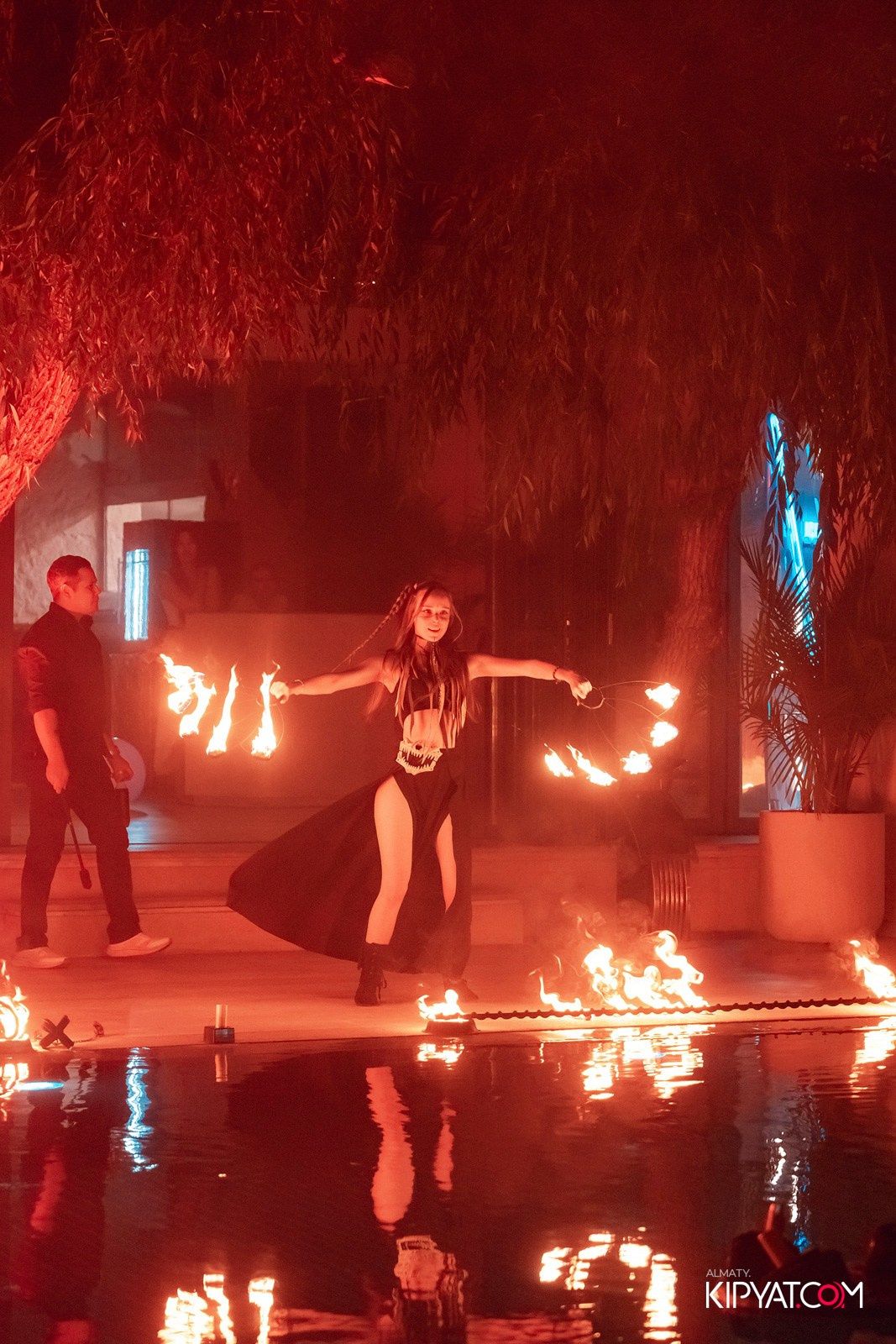 EDEN POOL & BAR. КИПЯТКОМ АЛМАТЫ!