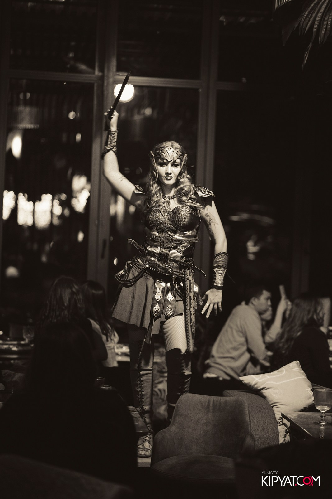 FRIENDS BAR & TERRACE. КИПЯТКОМ АЛМАТЫ!