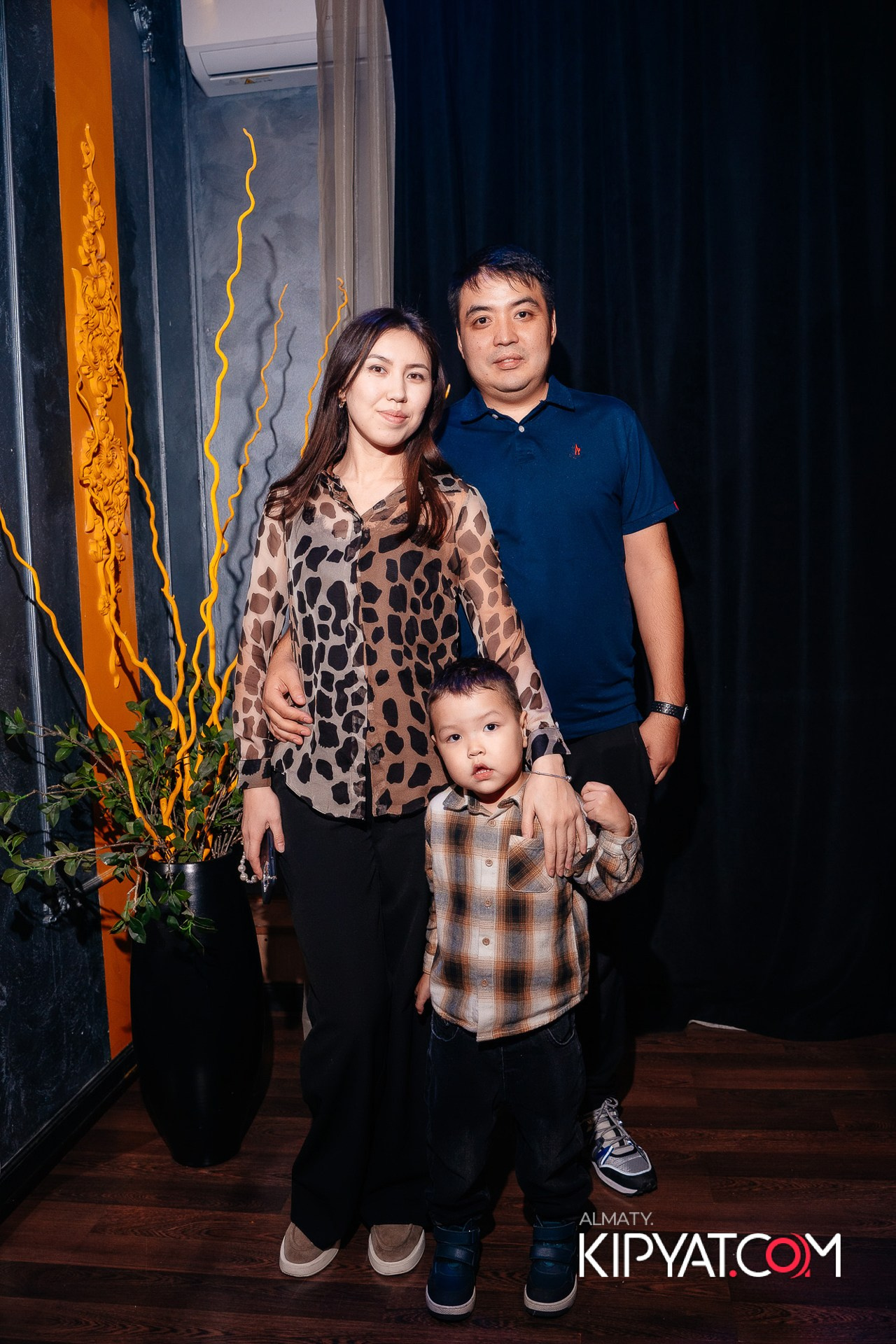 Ухо и Медведь на Курмангазы. КИПЯТКОМ АЛМАТЫ!