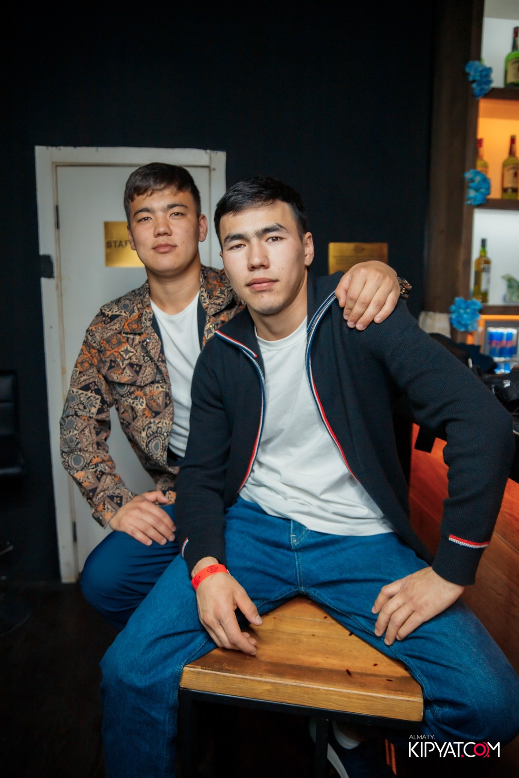 UYAT EMES BAR. КИПЯТКОМ АЛМАТЫ!