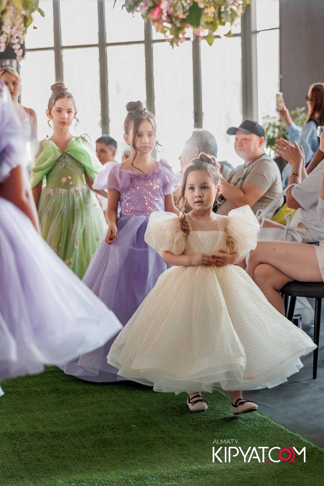 PROM KIDS FASHION SHOW. КИПЯТКОМ АЛМАТЫ!