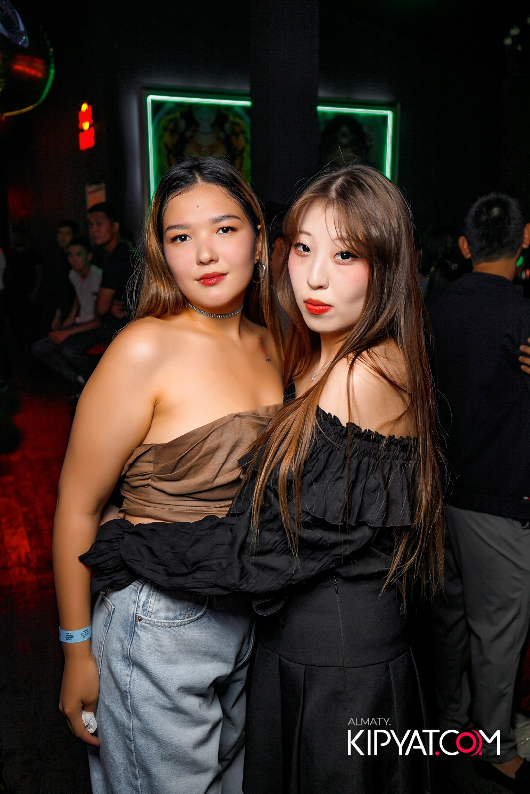 UYAT EMES BAR. КИПЯТКОМ АЛМАТЫ!