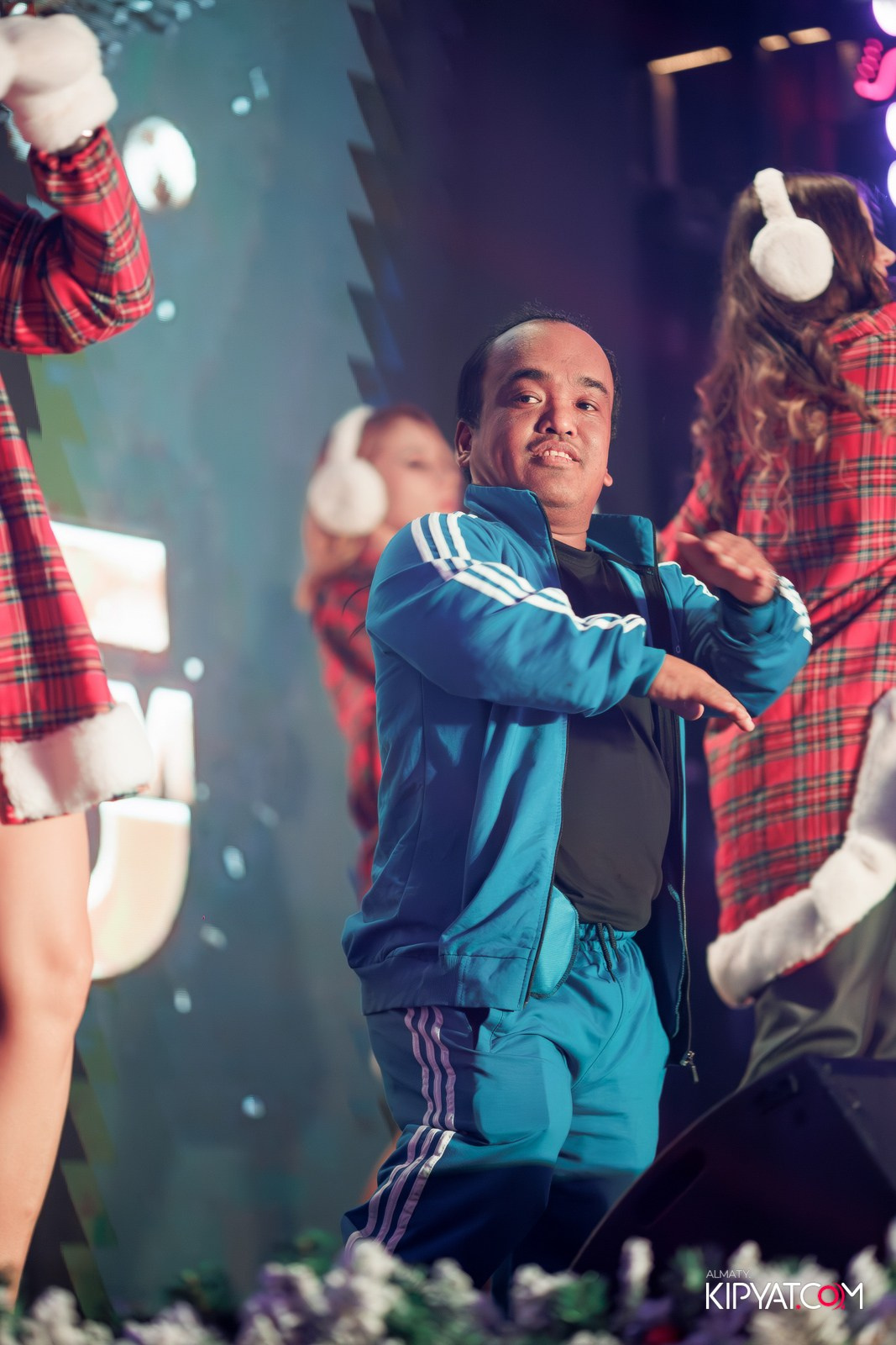 FITNESS ЁЛКА в ночном клубе SANTA BARBARA. КИПЯТКОМ АЛМАТЫ!