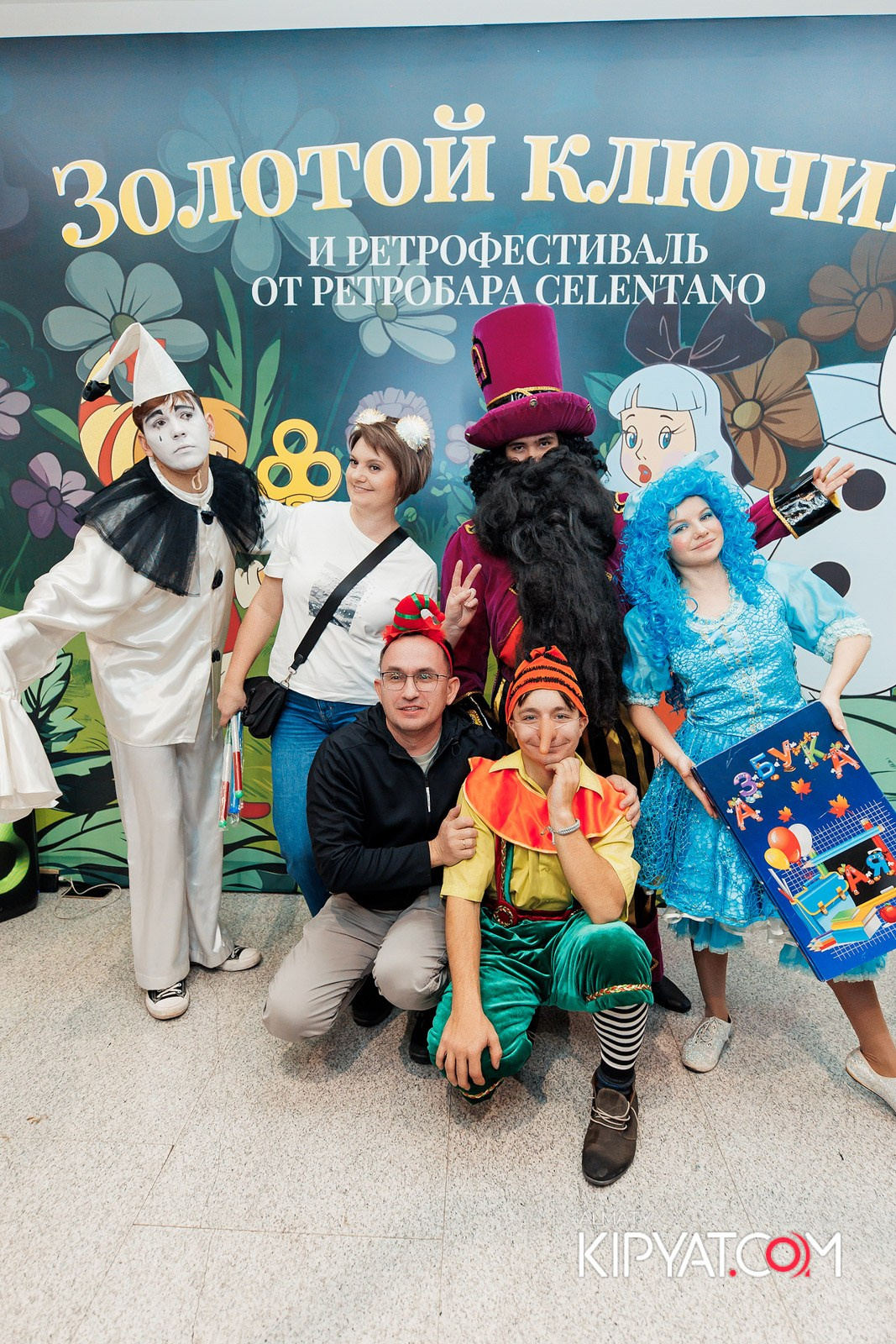 ЗОЛОТОЙ КЛЮЧИК И РЕТРОФЕСТИВАЛЬ ОТ РЕСТОБАРА CELENTANO. КИПЯТКОМ АЛМАТЫ!