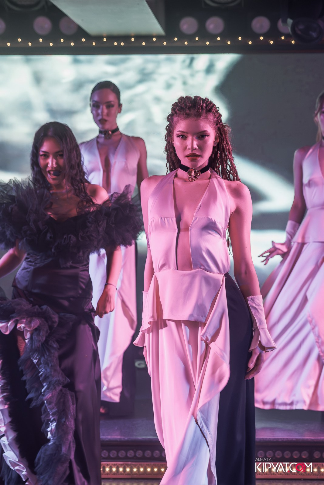 MARUV THE THEATER. КИПЯТКОМ АЛМАТЫ!