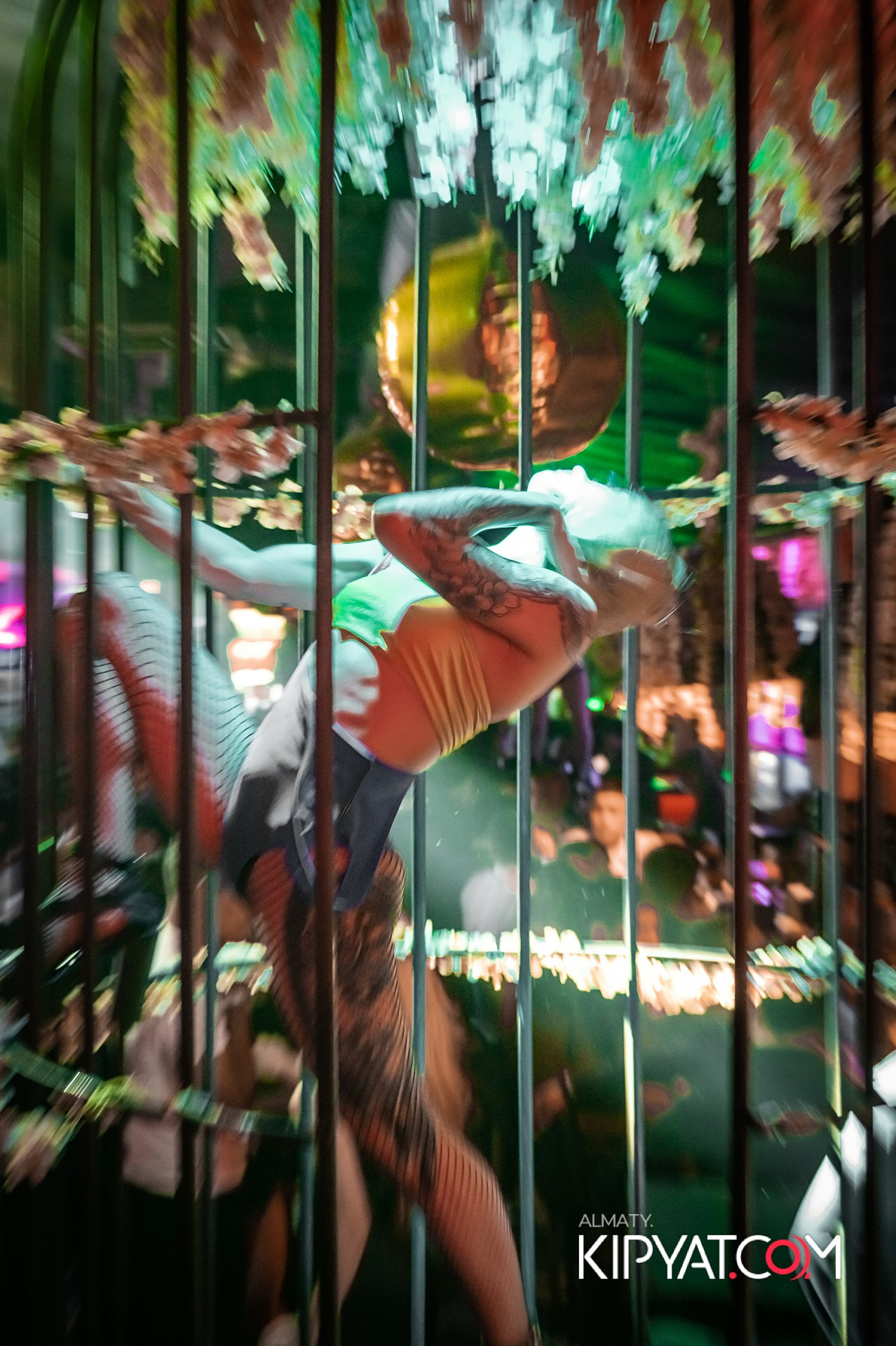 UYAT EMES BAR. КИПЯТКОМ АЛМАТЫ!